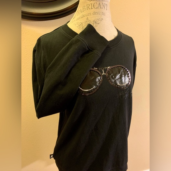 KARL LAGERFELD PARIS SWEATSHIRT. CLASSIC CREW NECK. CUTE SUNGLASS MOTIF ON FRONT - Picture 3 of 7